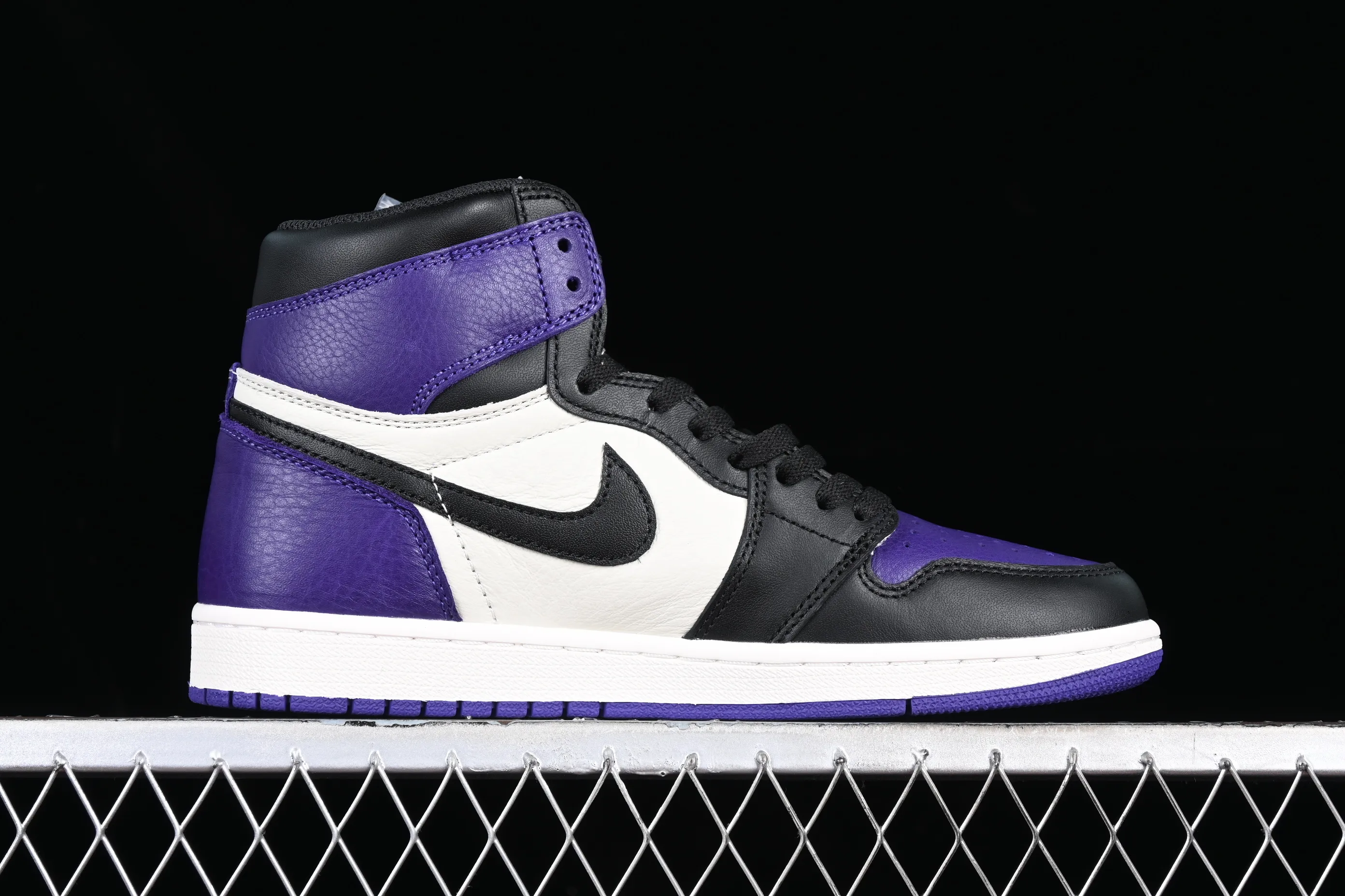 All categories Air Jordan Jordan series basketball shoes Air Jordan 1 High Pure original Air Jordan 1 Court Purple AJ1 Joe 1 black purple toe basketball shoes 555088-501